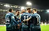 St. Paulis Profis jubeln über das 2:1 gegen Schalke.