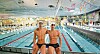 Volodymyr Lisovets und Arsenii Kovalov Arm in Arm vor dem Beckenrand