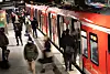 In der Nacht zu Samstag wurde ein 33-jähriger Mann von fünf S-Bahnen überfahren. (Symbolbild)
