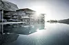 Im Alpenresort Schwarz beginnt schon der Morgen mit einem sportlichen Höhepunkt: Schwimmen bei aufgehender Sonne.
