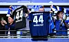 HSV-Fans mit Trikot von Mario Vuskovic