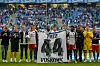 Die Mitspieler haben sich stets solidarisch mit Vuskovic gezeigt – hier auch mit einem Banner.