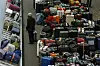 Im Gepäckausgabebereich des kanadischen Toronto Pearson International Airport stapeln sich die Gepäckstücke, da ein schwerer Wintersturm den Flugverkehr am Flughafen Toronto unterbricht.