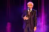 Tony Christie auf der Bühne.