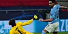 Ilkay Gündogan überwindet Gladbach-Keeper Yann Sommer, schießt zum 2:0 für Manchester City ein.