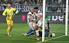 Elias Saad jubelt mit Jackson Irvine über sein Tor