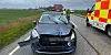 Bei einem Unfall ist ein Anhänger frontal in ein Auto gekracht.