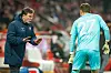 Dieter Hecking weist Patrick Drewes an