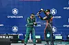 Fernando Alonso und Max Verstappen beim Jubel