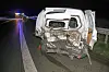 Weißer Kastenwagen von hinten zerstört