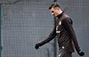 Philipp Ziereis verließ mit gesenktem Kopf das Training des FC St. Pauli vorzeitig.