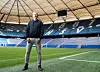 HSV-Trainer Tim Walter im leeren Volksparkstadion