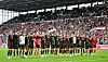 St. Pauli-Profis feiern vor den Fans