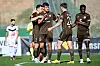 Manolis Saliakas, Adam Dzwigala, Connor Metcalfe und Afeez Aremu jubeln