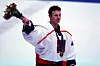 Dominik Hasek nach dem Gewinn seiner Olympischen Goldmedaille in 1998