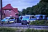 Auf der deutschen Seite der Grenze zwischen Ter Apel und dem deutschen Ort Rütenbrock steht die deutsche Polizei bereit, um einzugreifen, falls niederländische Bürger eigenmächtig Grenzkontrollen durchführen.