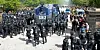 Krawall vorprogrammiert: Beim Spiel Dynamo Dresden gegen Türkgücü München rückten 1100 Polizisten mit einem Wasserwerfer an, um die Fans in Schach zu halten.