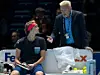 Boris Becker (r.) sorgt sich um den deutschen Tennis-Profi Alexander Zverev.
