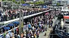 An den Landungsbrücken ist es richtig voll.