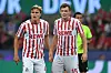 Die Kölner Timo Hübers (l.) und Luca Kilian haben sich für die Conference League qualifiziert.