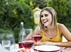 Weingenuss im Sommer: Auch ohne Umdrehungen im Glas schmeckt Vino gut.