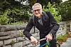Martin G. (54) findet so einen breiten Radweg total super. Er hofft, dass es noch an anderen Stellen in der Stadt passiert.