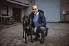 Dennis Thering mit seinem Hund
