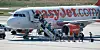Passagiere besteigen eine Maschine der Airline „Easyjet“. (Symbolbild)