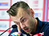 Er kämpft mit den Tränen. Rekord-Weltmeister Petter Northug wurde von einem Gericht in Oslo zu sieben Monaten Haft verurteilt.