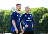 Moritz Heyer und Levin Öztunali lachen im HSV-Training.