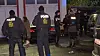 Polizisten am Tatort in Pinneberg. Insgesamt wurden zehn Verletzte behandelt.