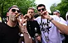 Peter Nemeth, Carlo Boukhalfa und Nikola Vasilj rauchen eine Zigarre
