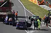 Motorschaden beim Aston Martin im 1. freien Training. Als ein Brand aufkeimte, griff Sebastian Vettel selbst zum Feuerlöscher