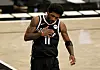 Kyrie Irving klopft sich auf die Brust