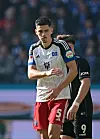 Unter Trainer Steffen Baumgart ist Dennis Hadzikadunic in der HSV-Abwehr gesetzt.