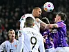 Etienne Amenyido beim Kopfballduell in Osnabrück