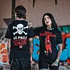 Das Shirt, um das es geht, ist St. Pauli-Merch in Zusammenarbeit mit der US-Punkband „Bad Religion“.