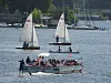 Buntes Treiben auf der Alster: Das schöne Wetter lockte viele Hamburger aufs Wasser.