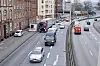 Autos fahren über den mehrspurigen Theodor-Heuss-Ring in Kiel. (Archivbild)