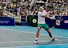Alexander Zverev holt zum Schlag aus
