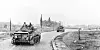 Britische Panzer rollen am 3. Mai 1945 durch die Stadt, ihr Ziel sind die Elbbrücken.