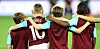 Einlaufkinder von West Ham United, hier bei einer Schweigeminute.