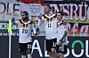 Nick Woltemade jubelt mit Serge Gnabry und Florian Wirtz über seinen Treffer zum 1:0.