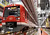 Ein umgebauter Zug des Pilotprojektes 'Digitale S-Bahn Hamburg' steht während einer Presseveranstaltung in einer Halle des S-Bahn-Instandhaltungswerkes in Hamburg. (Archivfoto)