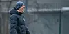 St. Paulis Trainer Timo Schultz lässt sich die gute Laune im Training nicht verderben.