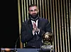 Karim Benzema freut sich über den Gewinn des Ballon d'Or.