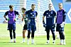 Fernando Dickes, Sven Höh, Daniel Heuer Fernandes, Matheo Raab und Hannes Hermann im HSV-Training
