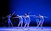 Tänzer des Bundesjugendballetts auf der Bühne