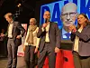 Peter Tschentscher steht auf der Bühne der Markthalle