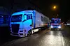 Bei einer Verpuffung im Fahrerhaus eines Lastwagens in Billbrook ist der 51-jährige Fahrer schwer verletzt worden.